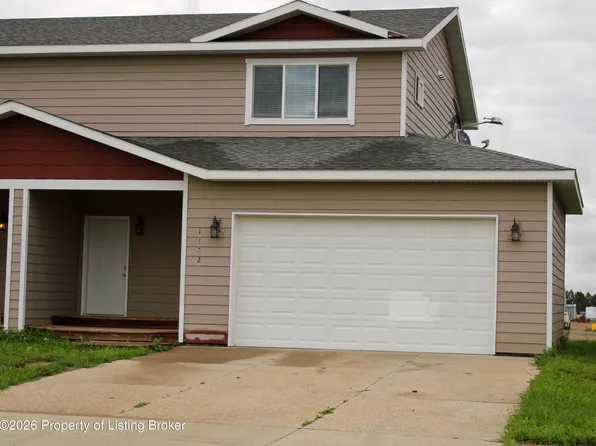 1122 9th St SW, Watford City, ND 58854