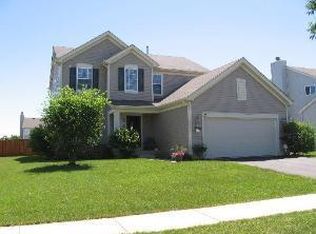 25 Briarwood Dr, Gilberts, IL 60136