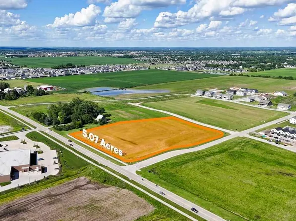 1 W Forevergreen Rd, North Liberty, IA 52317