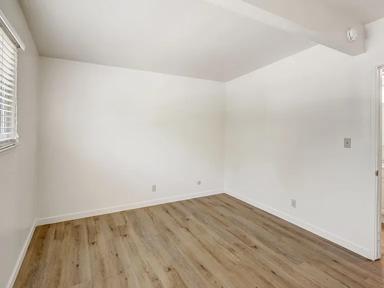 406 Scripps Dr — Photo 14