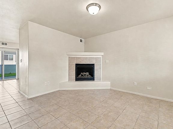 5th image of 668 Pleasant Ct