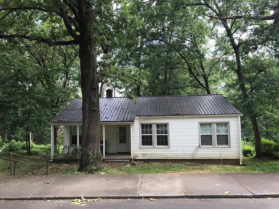2nd image of 425 Northside Dr