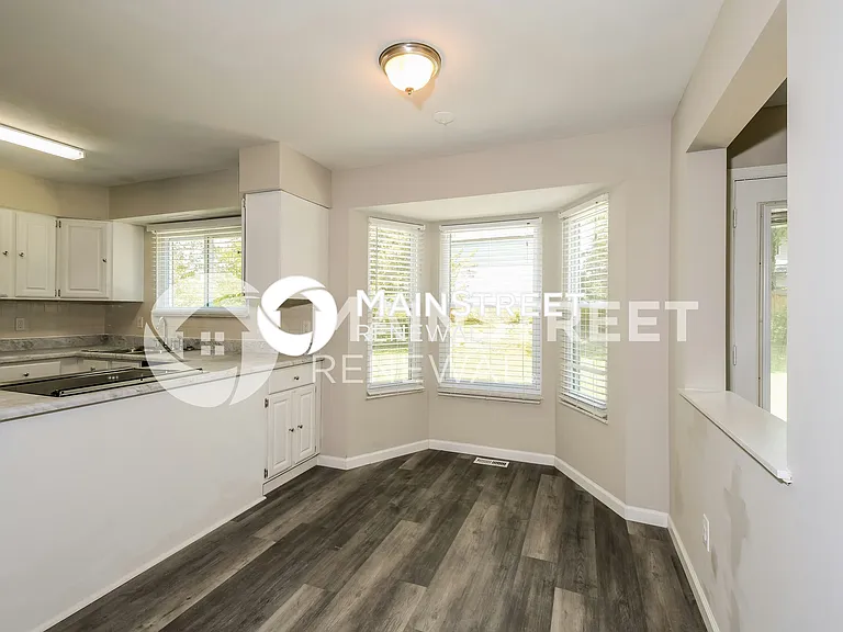 WM - Breakfast Nook