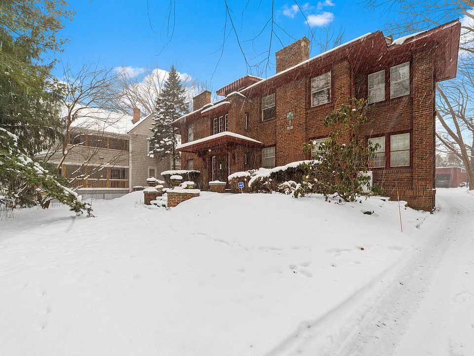 Front of house from driveway