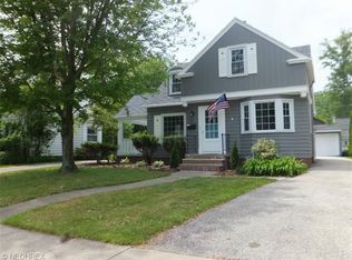 556 Juneway Dr, Bay Village, OH