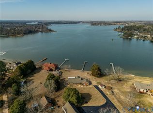 11802 Deep Point Ln, Gloucester, VA 23061