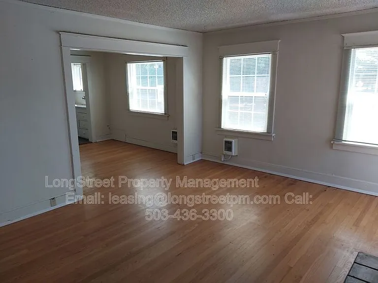 205 NW Kings Blvd #4 — Photo 3