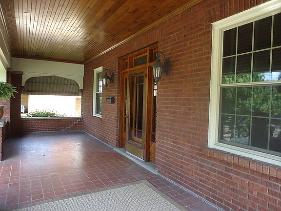 4th image of 213 3rd St