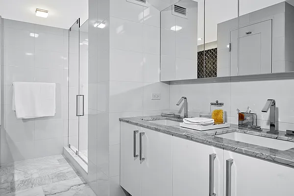 Rented by Stellar Management | media 5