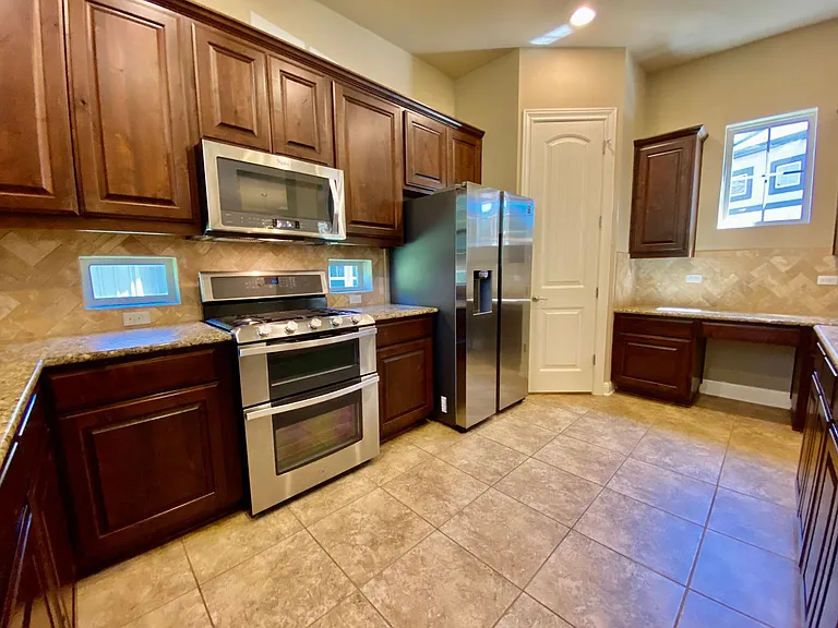 12437 Gray Camlet Ln — Photo 9