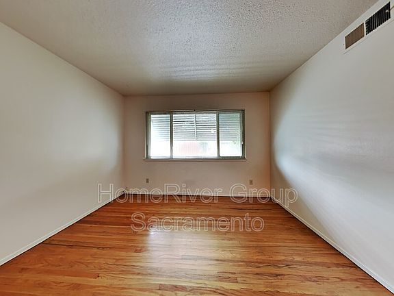 2nd image of 1628 Armington Ave
