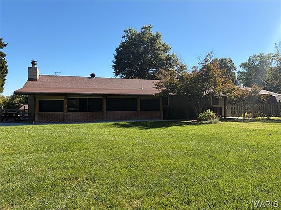 5th image of 357 Beaver Lake Dr