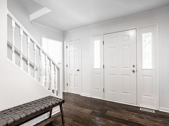 3rd image of 1748 Timber Heights Dr