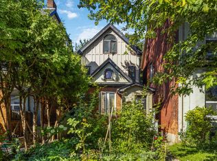 22 Curzon St E, Toronto, ON M4M3B4