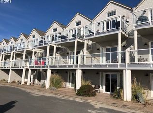 188 N Pacific St, Rockaway Beach, OR 97136