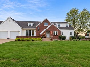 840 1st St NE, Hartley, IA 51346
