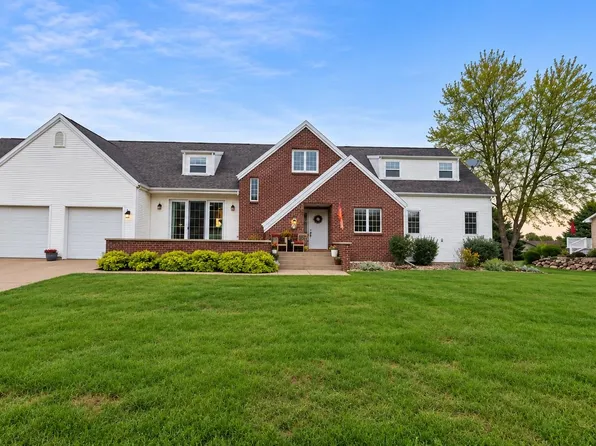 840 1st St NE, Hartley, IA 51346