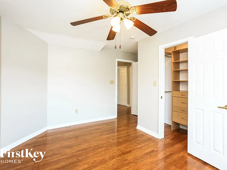 6753 Long Run Dr — Photo 8