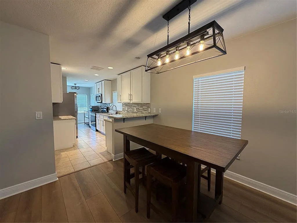 3 bed, 2.5 bath, 1498 sqft, $3,600 — Photo 4