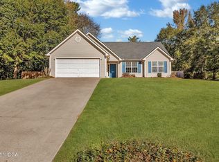 1404 Saddlebrook Ct, Locust Grove, GA 30248