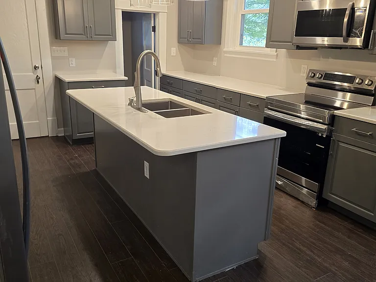 225 Bond St — Photo 11
