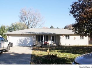 1428 N Lawrence Ave, Taylorville, IL 62568