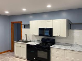 115 N Main St #3, Alma, WI 54610