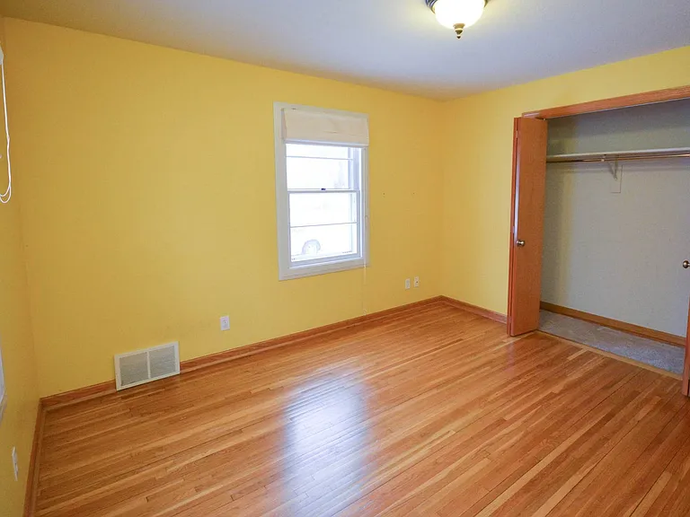 415 15th Ave NE — Photo 9