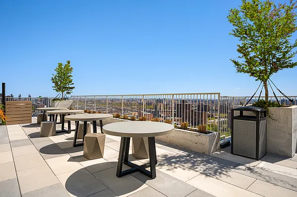 Rented by Bohemia Realty Group | media 8