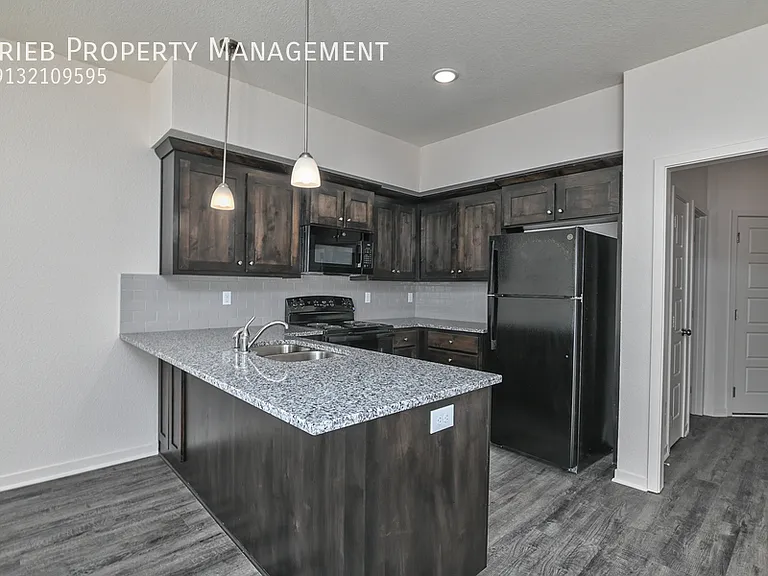 10328 Farrow Ave #6 — Photo 13