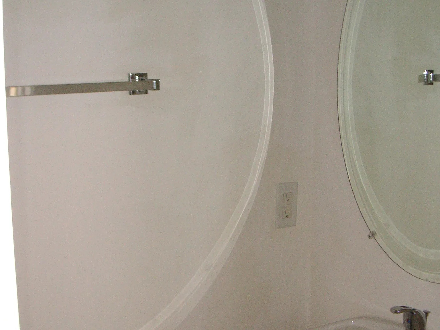 3 bed, 2.5 bath, 1218 sqft, $1,680 — Photo 2