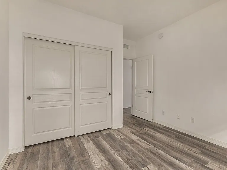 15221 N Clubgate Dr #1110 — Photo 24