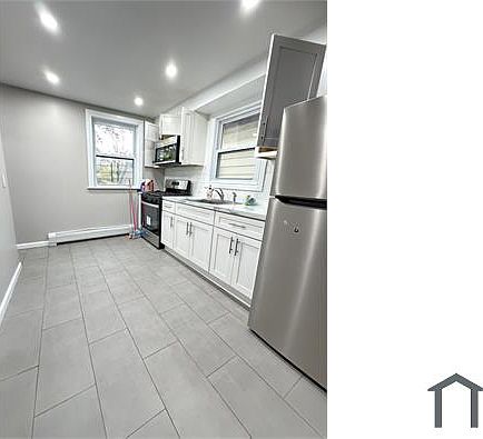 1st image of 31 Lexington Ave Floor 2