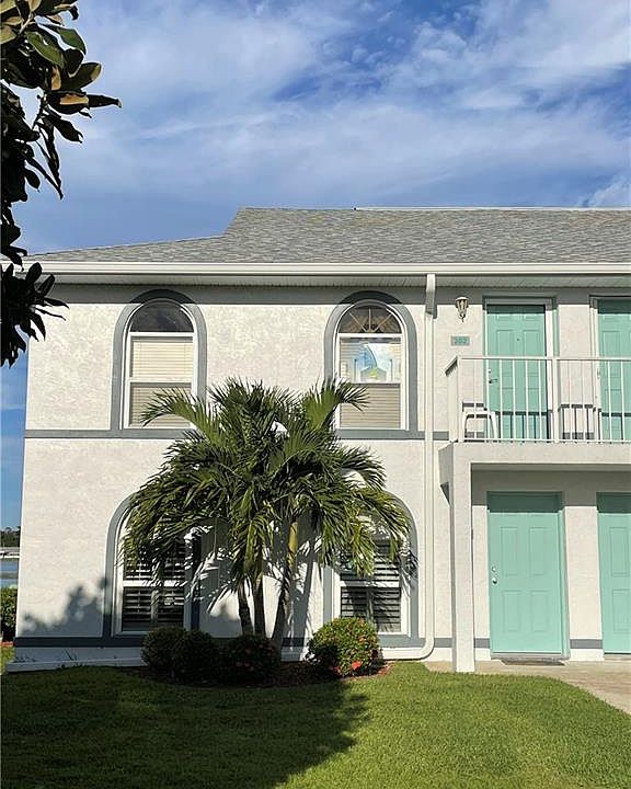 1st image of 302 Stephen Dr