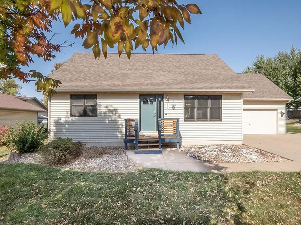 609 9th St SE, Orange City, IA 51041