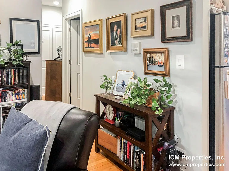 4547 N Leavitt St #45493 — Photo 4