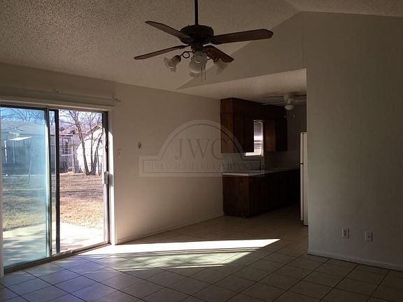 5th image of 2709 Mountain Ave
