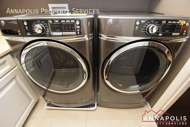 402 Saint Martins Choice Ln — Photo 33