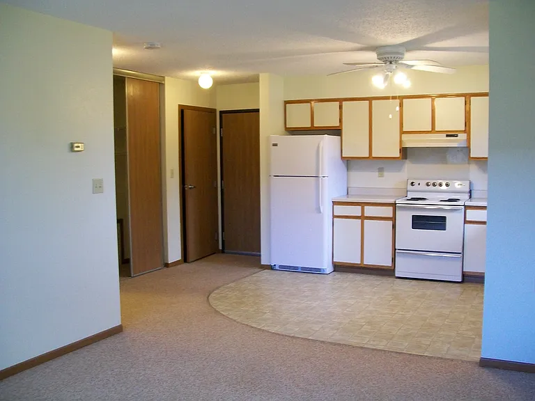 910 Hillside Ave SW #2 — Photo 6