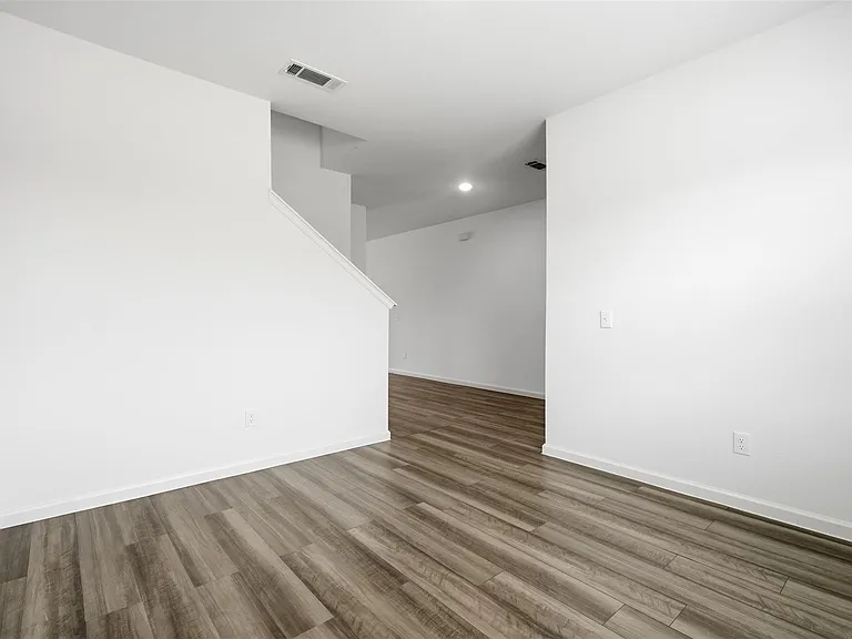 21630 Cottage Ln — Photo 6