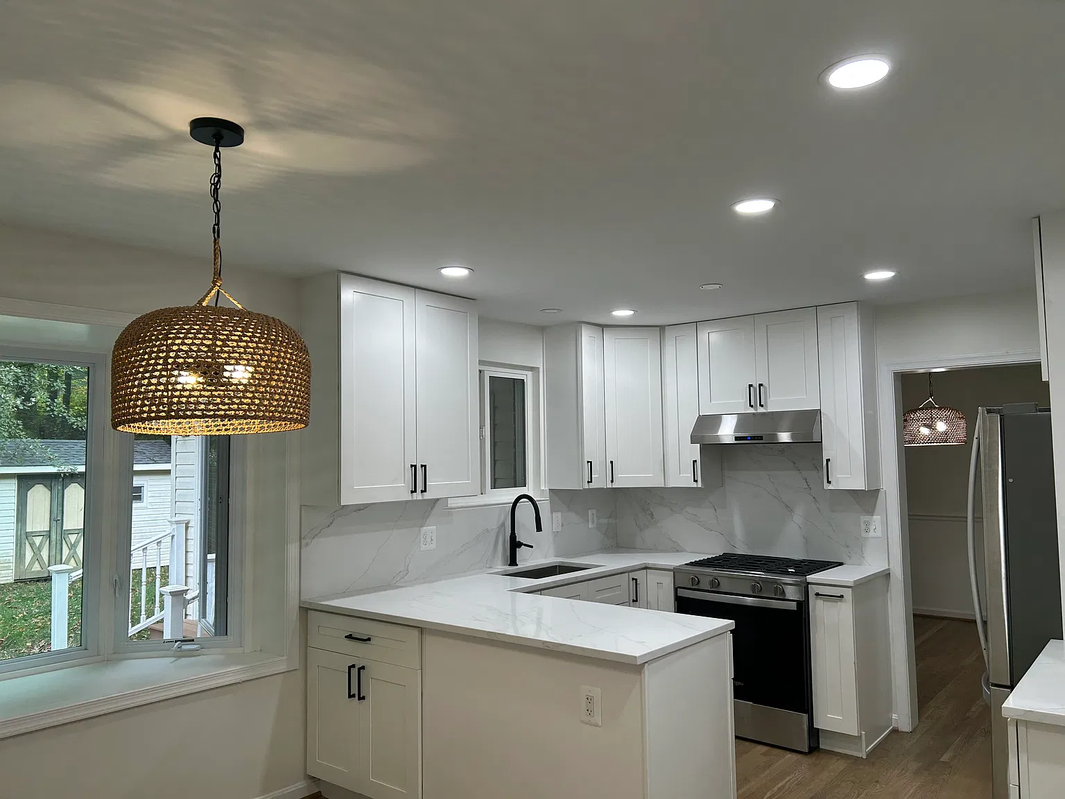 4 bed, 2.5 bath, 2100 sqft, $4,400 — Photo 4