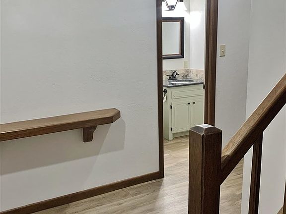4th image of 807 NW 44th St