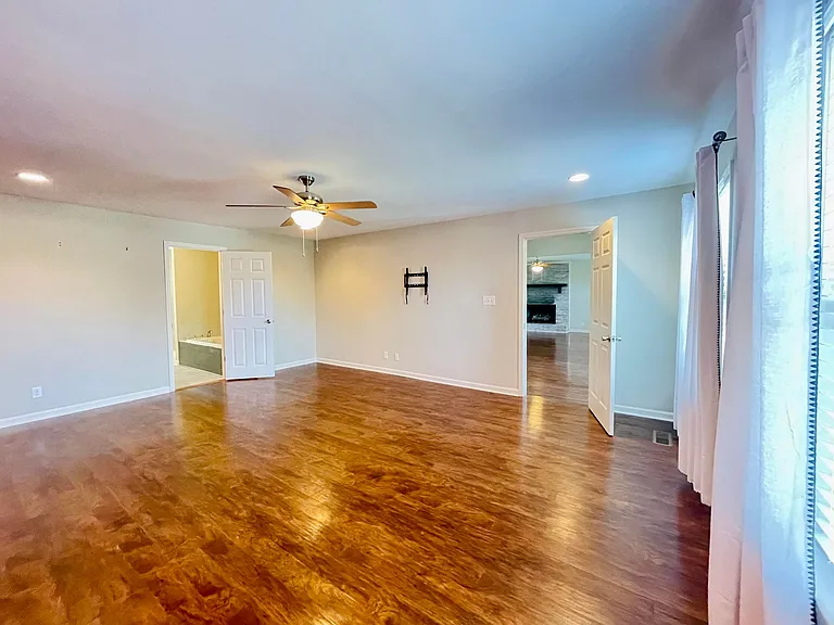 223 Raintree Ln — Photo 14
