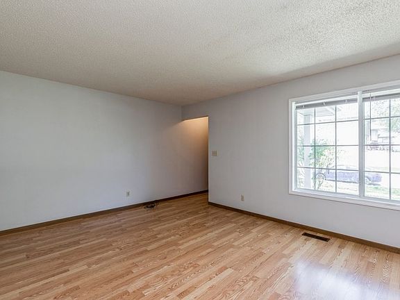 3rd image of 4126 Harris St