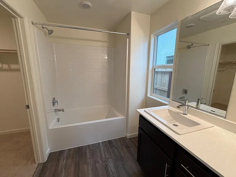 687 Skyler Ln — Photo 10