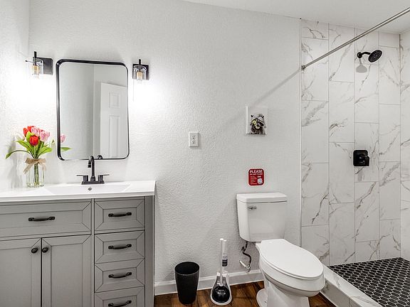 Upstairs Bathroom #C