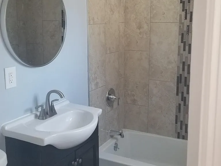 20 Rose Ave #4 — Photo 8