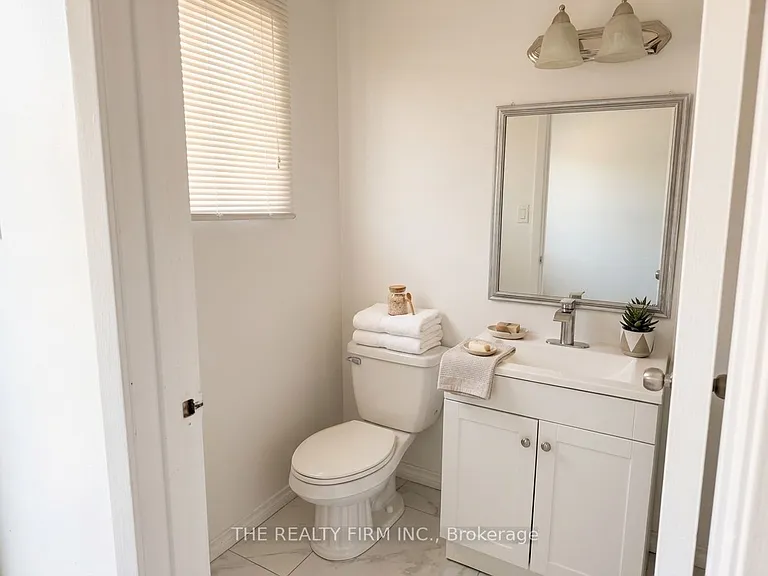 490 3rd St #34 — Photo 8