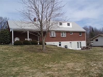 3rd image of 20677 Baird Ave