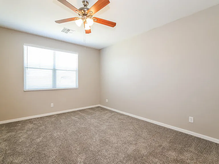 11022 W Marguerite Ave — Photo 9